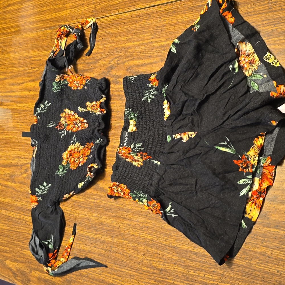 Derek Heart black short set